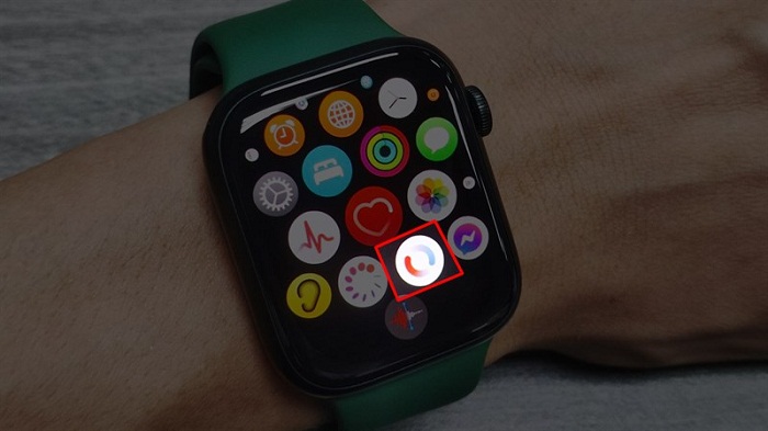 Tìm đến biểu tượng như hình dưới đây và bấm vào nó