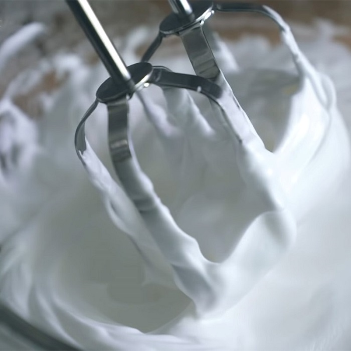 Đánh lòng trắng trứng