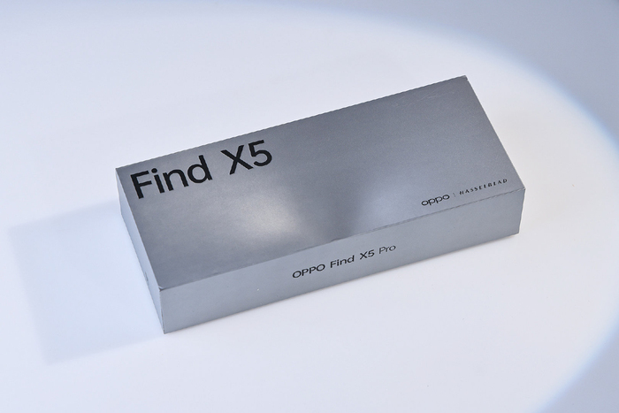 Vỏ hộp có màu xám ghi đẹp mắt