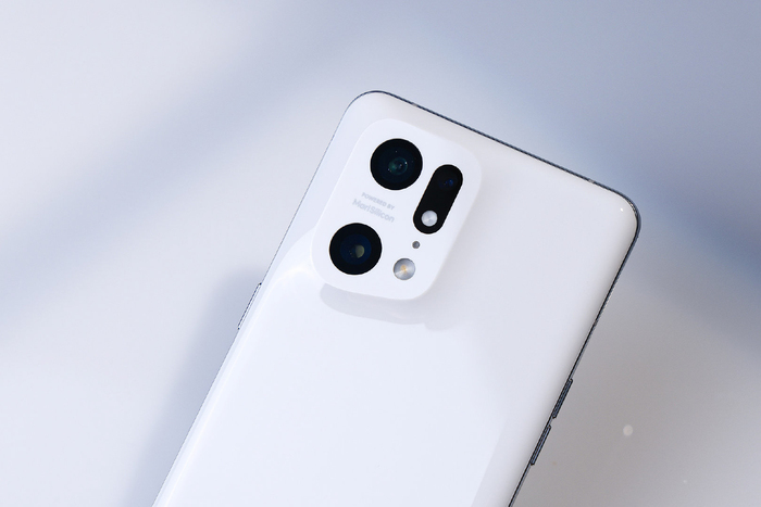 Cận cảnh cụm camera