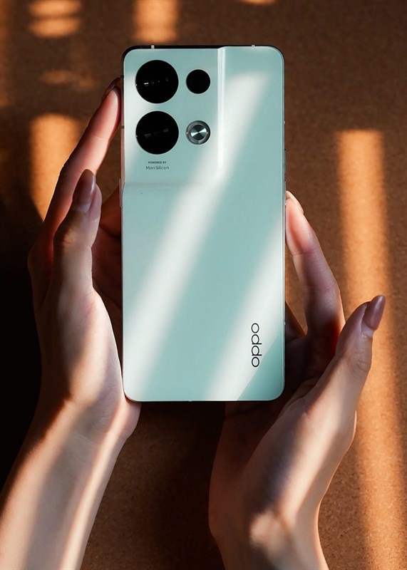 Nhiều nguồn thông tin rò rỉ cho biết máy sẽ sử dụng chip Dimensity 8100-MAX