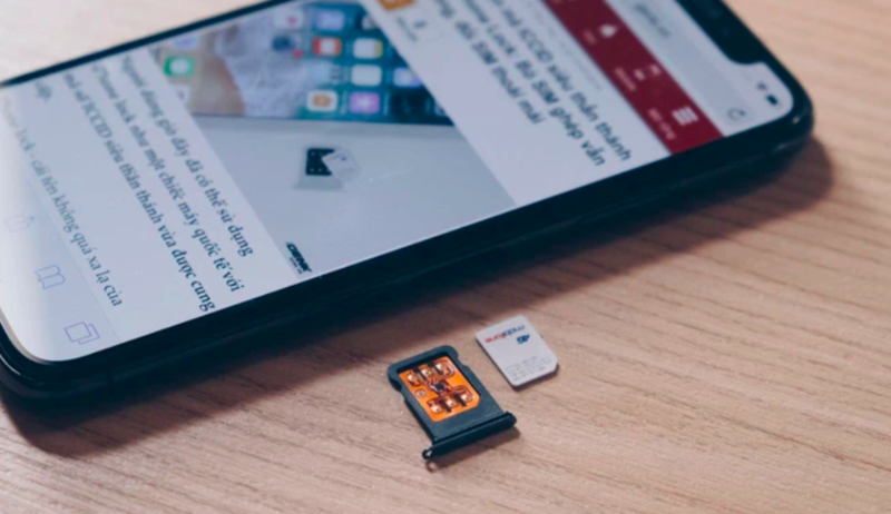 iPhone lock hay iPhone khóa mạng là những chiếc điện thoại chỉ hỗ trợ SIM của một nhà mạng di động cụ thể từ nước ngoài được mang về thị trường Việt Nam để kinh doanh.