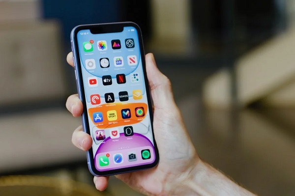 iPhone 11 giảm giá bán chỉ còn từ 529 USD