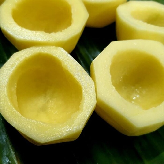 Dùng dụng cụ chuyên dụng tạo lỗ