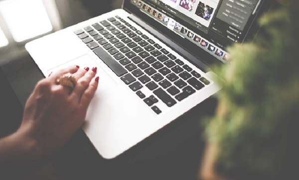 Quay màn hình trên macbook