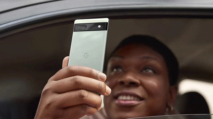 Google Pixel 6a sở hữu vẻ bề ngoại hiện đại hơn với dải camera sau ấn tượng