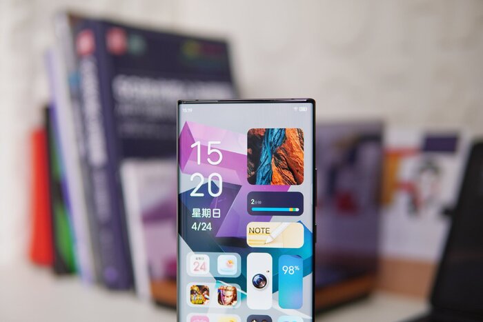 Kết hợp với camera ẩn dưới màn hình