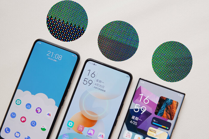 Màn hình máy còn được tích hợp chip hiển thị UDC Pro và sử dụng thuật toán MRC