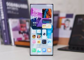 Trên tay Axon 40 Ultra: Giá 17 triệu, thiết kế giống với Galaxy S22 Ultra, nổi bật với camera selfie ẩn dưới màn hình