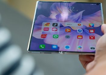 Trên tay Huawei Mate XS 2: Thiết kế ổn áp, phần cứng lỗi thời