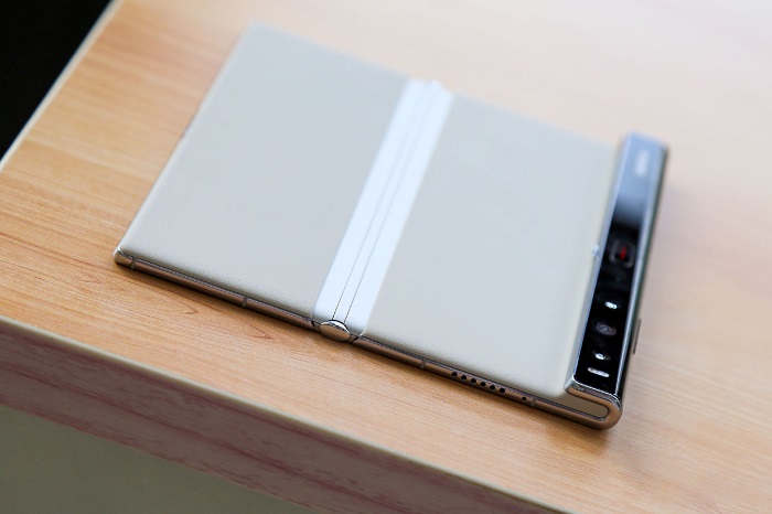 Phần gờ trên Huawei Mate XS 2