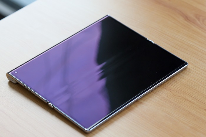 Nhìn góc độ này nếp nhăn nhìn khá rõ