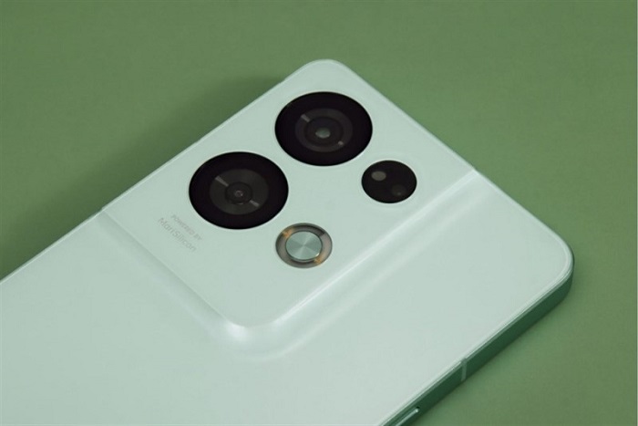 Cận cảnh camera sau của Reno8 Pro+