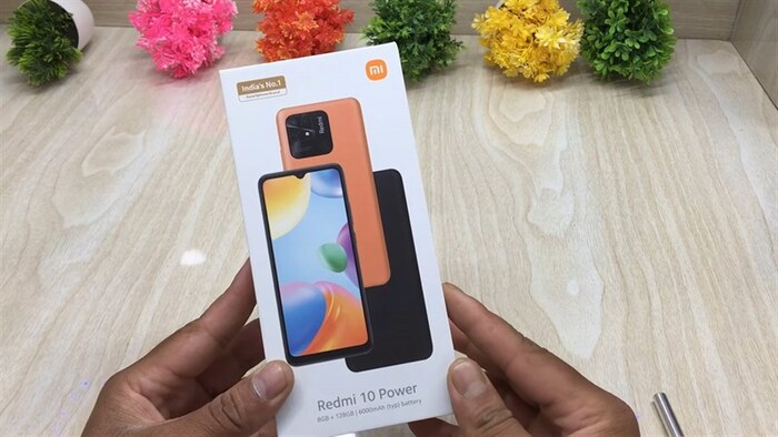Hộp đựng của Redmi 10 Power với thiết kế quen thuộc với tông màu Trắng