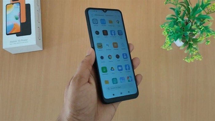 Redmi 10 Power mang đến trải nghiệm cầm nắm thoải mái và dễ chịu
