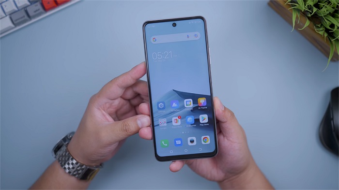 Viền màn hình đều khá mỏng trừ phần cằm