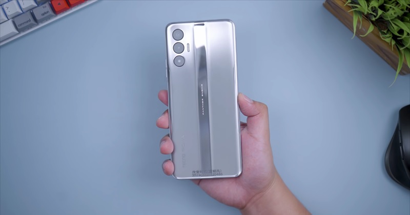 Mở hộp và trên tay Tecno POVA 3: Pin khủng 7.000 mAh, thiết kế bắt mắt, giá siêu mềm