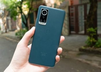 Trên tay Bphone A85 5G: Mặt lưng giả da, màn hình cong ấn tượng, chip Dimensity 810, camera xịn sò