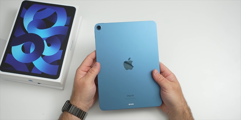 Trên tay iPad Air 5 2022: Thiết kế không đổi, chip M1 cho hiệu năng mạnh mẽ hơn