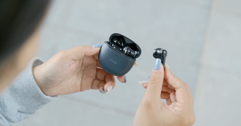 Trên tay vivo TWS Air: Thiết kế nhỏ gọn, siêu nhẹ, thời lượng pin ổn, chuẩn chống nước IP54, giá chưa tới 700.000 đồng