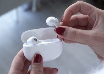 Trên tay Xiaomi Buds 3T Pro