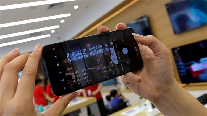 Cụm camera cho chất lượng ảnh khá tốt so với các đối thủ trong tầm giá