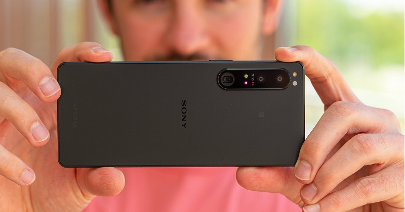 Trên tay Xperia 1 IV: Thiết kế giữ nguyên, phần cứng nâng cấp khủng hơn, camera zoom quang học xịn sò, giá bán 1600 USD