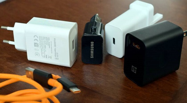 Bộ sạc, cáp sạc các linh kiện sạc không tương thích