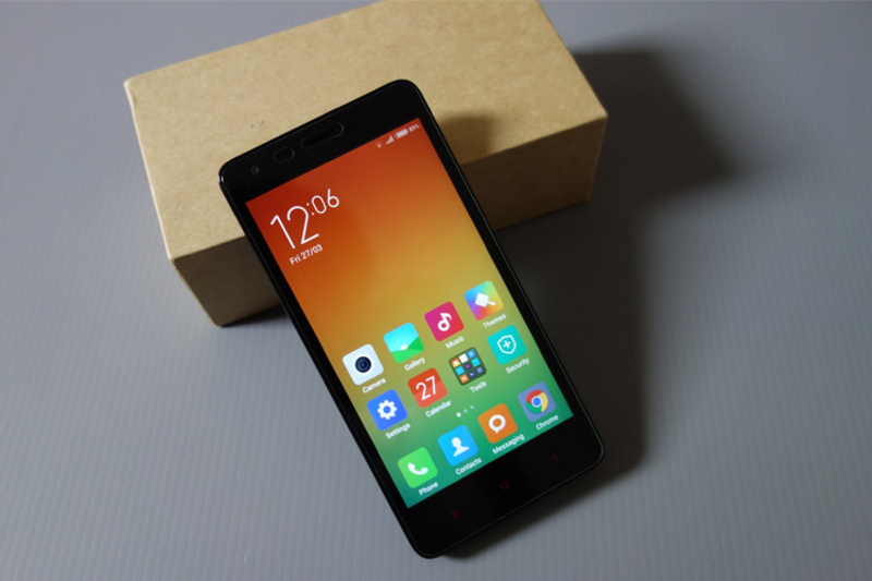 Xiaomi Redmi 2 sở hữu thiết kế rất “trend", phù hợp với người dùng cá tính, năng động.