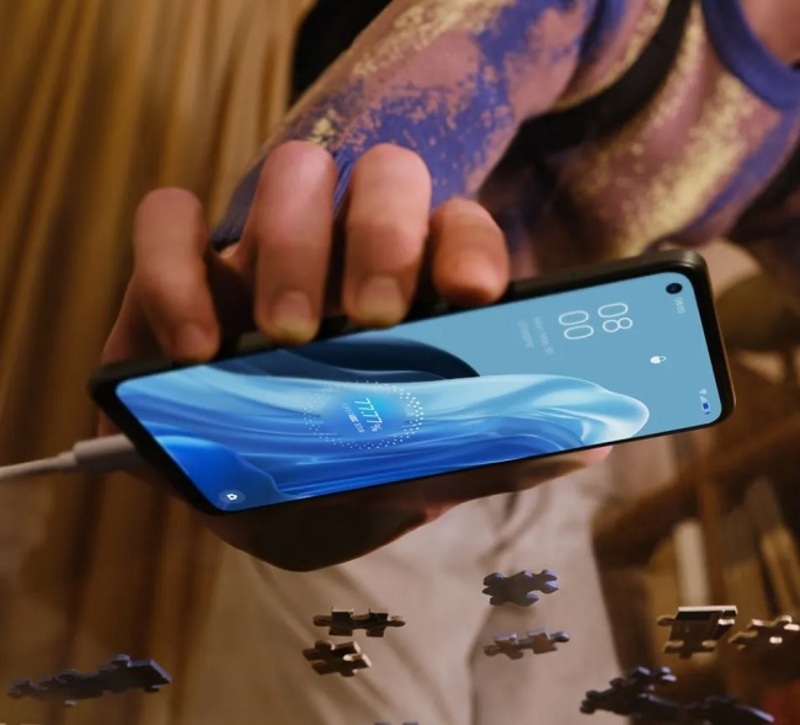 Công nghệ sạc nhanh 33W trên điện thoại OPPO Reno7 có thể làm đầy 32% pin trong vòng 15 phút để bạn nhanh chóng quay trở lại với công việc của mình.