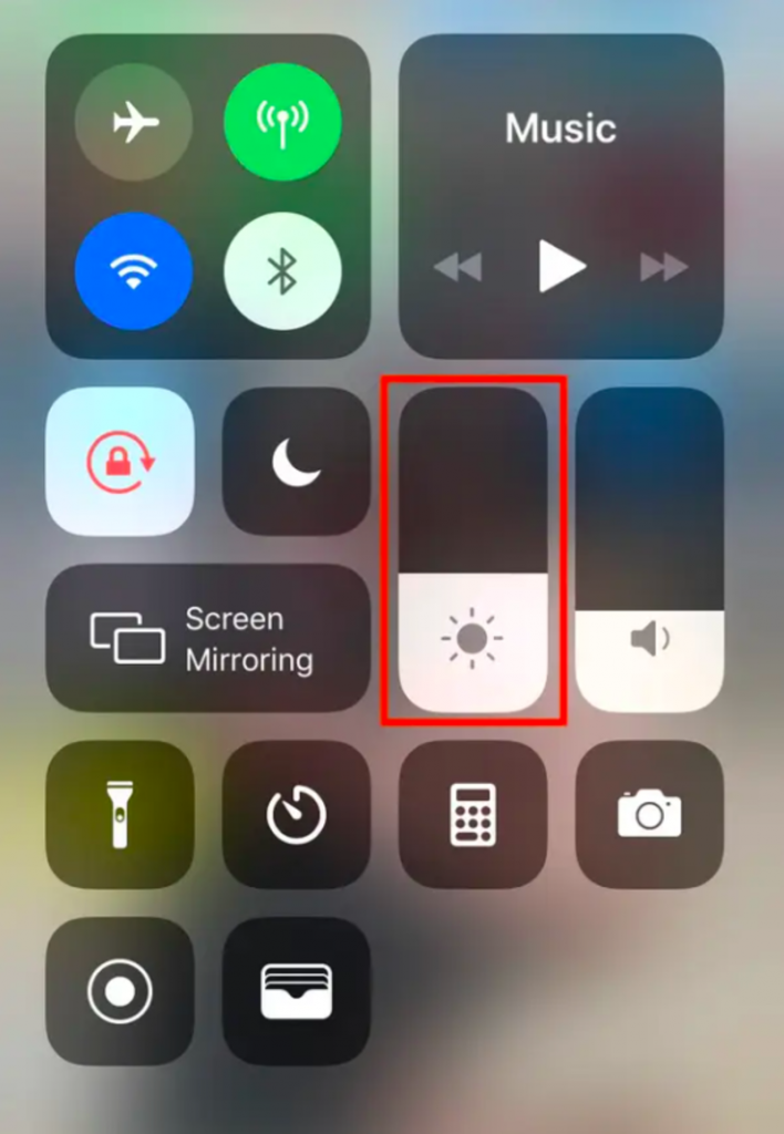 Nếu điện thoại phải duy trì màn hình ở mức sáng cao trong thời gian dài cũng nhanh khiến iPhone bị sụt pin.