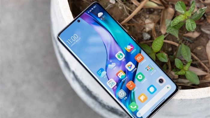 Xiaomi 12 và Xiaomi 12 Pro khác nhau về kích thước màn hình