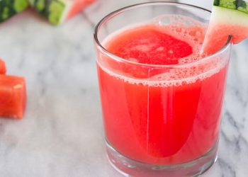 cách làm nước ép dưa hấu bằng máy ép chậm