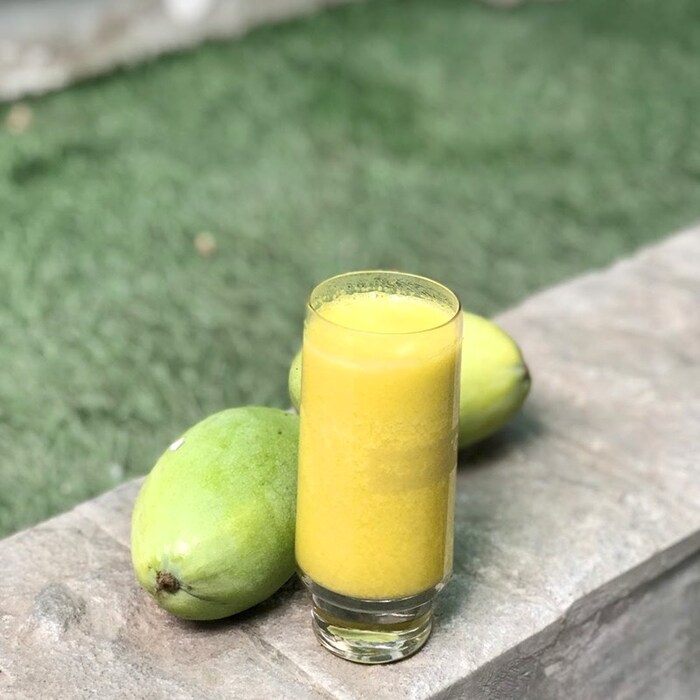 Hãy cùng thưởng thức một ly nước ép xoài nguyên chất thơm ngon