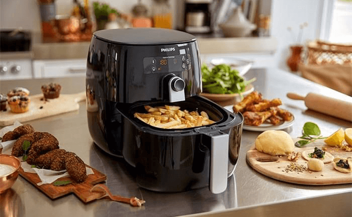 Nồi chiên không dầu là thiết bị quen thuộc trong căn bếp ngày nay