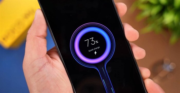 Không những thế, POCO M4 5G cũng được hỗ trợ sạc nhanh 18 W mang lại trải nghiệm sử dụng được liền mạch hơn