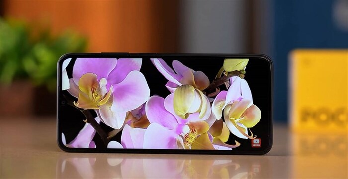 Mặt trước của POCO M4 5G được sử dụng tấm nền IPS LCD kích thước 6.58 inch