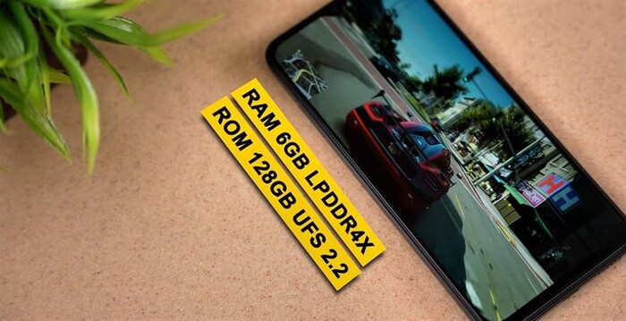 POCO M4 5G được trang bị RAM 4GB hoặc 6GB đi kèm với bộ nhớ trong 64GB hoặc 128GB