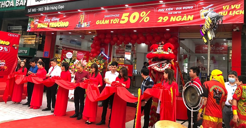 Sắm tưng bừng mừng khai trương siêu thị Viettel Store tại TP. Hồ Chí Minh giảm đến 50% smartphone, phụ kiện, SIM số