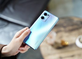 Nhiều thương hiệu điện tử phải dè chừng OPPO với siêu phẩm Reno7 5G với khả năng hoạt động mạnh cùng sạc siêu nhanh mang lại trải nghiệm sử dụng liên tục, không lo chờ đợi.