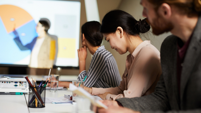 Slideshow thường được hiển thị trên màn hình lớn