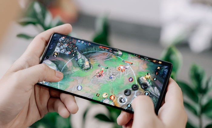 Hiệu năng của Vivo X80 Pro nhỉnh hơn so với X80 nhờ được trang bị chip Snapdragon 8 Gen 1