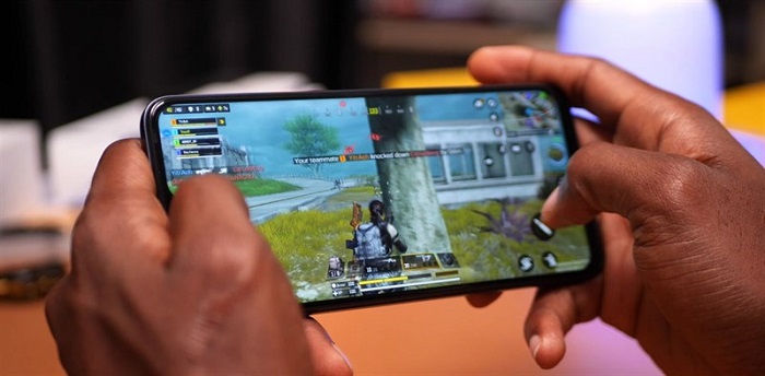 Chơi game trên Tecno Spark 9 Pro khá mượt mà