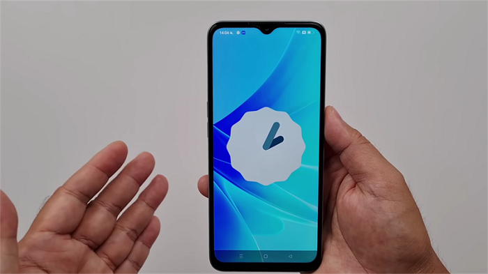 RAM 4GB đủ để làm việc đa tác vụ, bộ nhớ trong 64GB giúp lưu trữ dữ liệu thoải mái