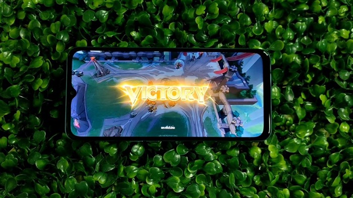 Viên pin 5.000 mAh cho phép người dùng sử dụng cả ngày dài