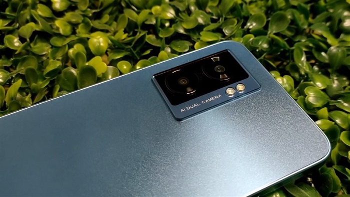 OPPO A77 5G được trang bị hệ thống 3 camera sau khá hấp dẫn