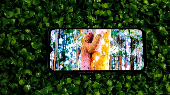 OPPO A77 5G cho khả năng hiển thị tốt ở mức tiêu chuẩn