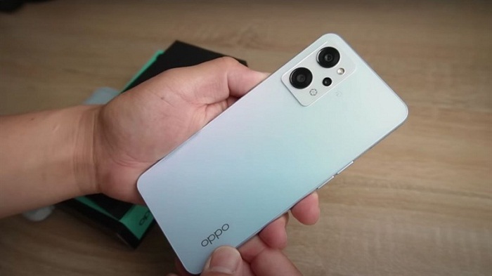 OPPO Reno7 A được trang bị cụm 3 camera sau với camera chính 48MP