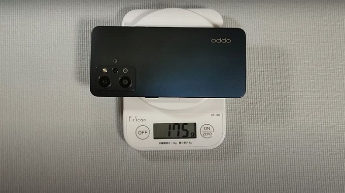 Kích thước khá mỏng nhẹ giúp bạn không bị mỏi tay khi sử dụng thiết bị quá lâu