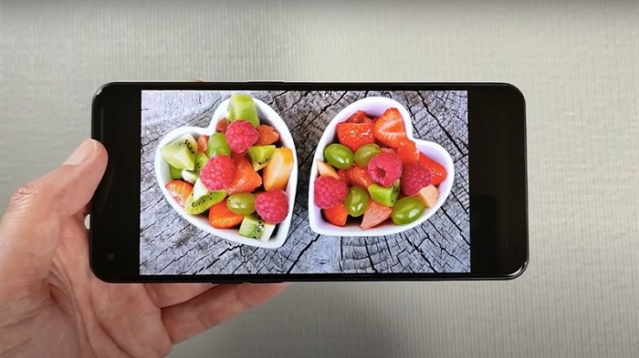 Màn hình thiết kế đục lỗ giúp tăng diện tích hiển thị cho máy